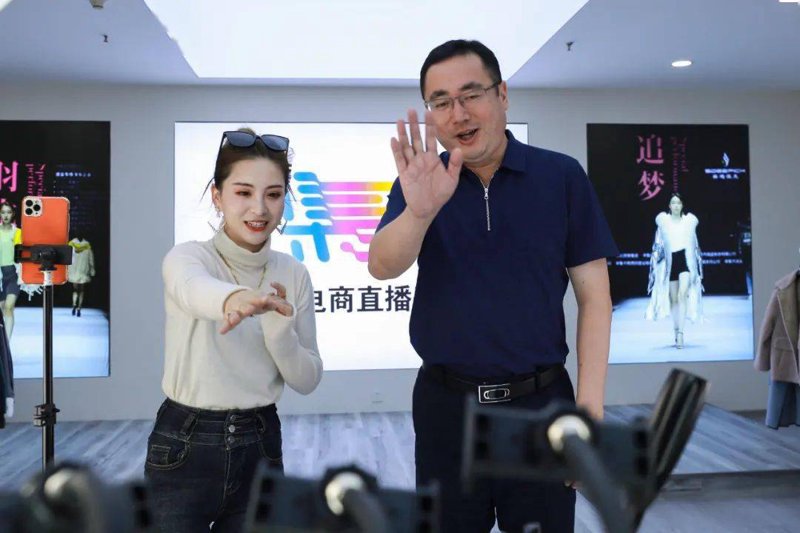直播间里的热浪:带货新风向